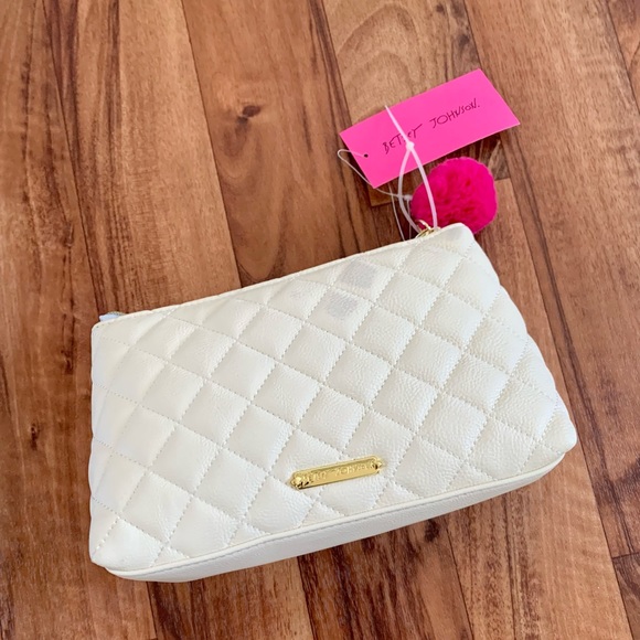 Betsey Johnson quilted white kitty purse - Picture 2 of 10